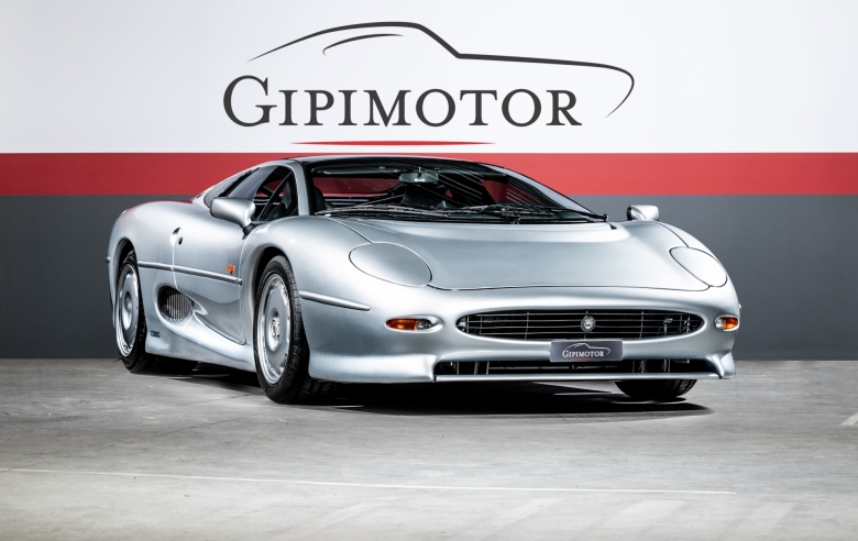 XJ220