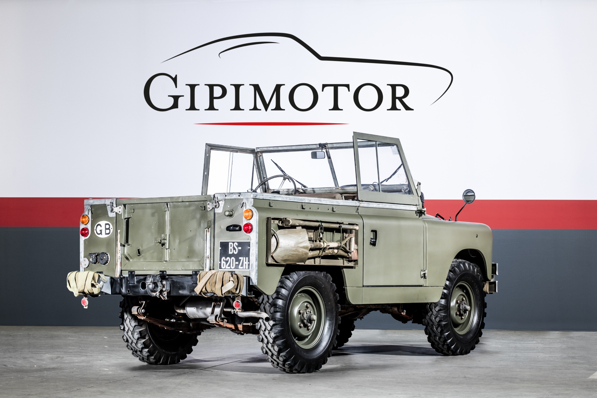 land-rover-8-3-4ard.jpg