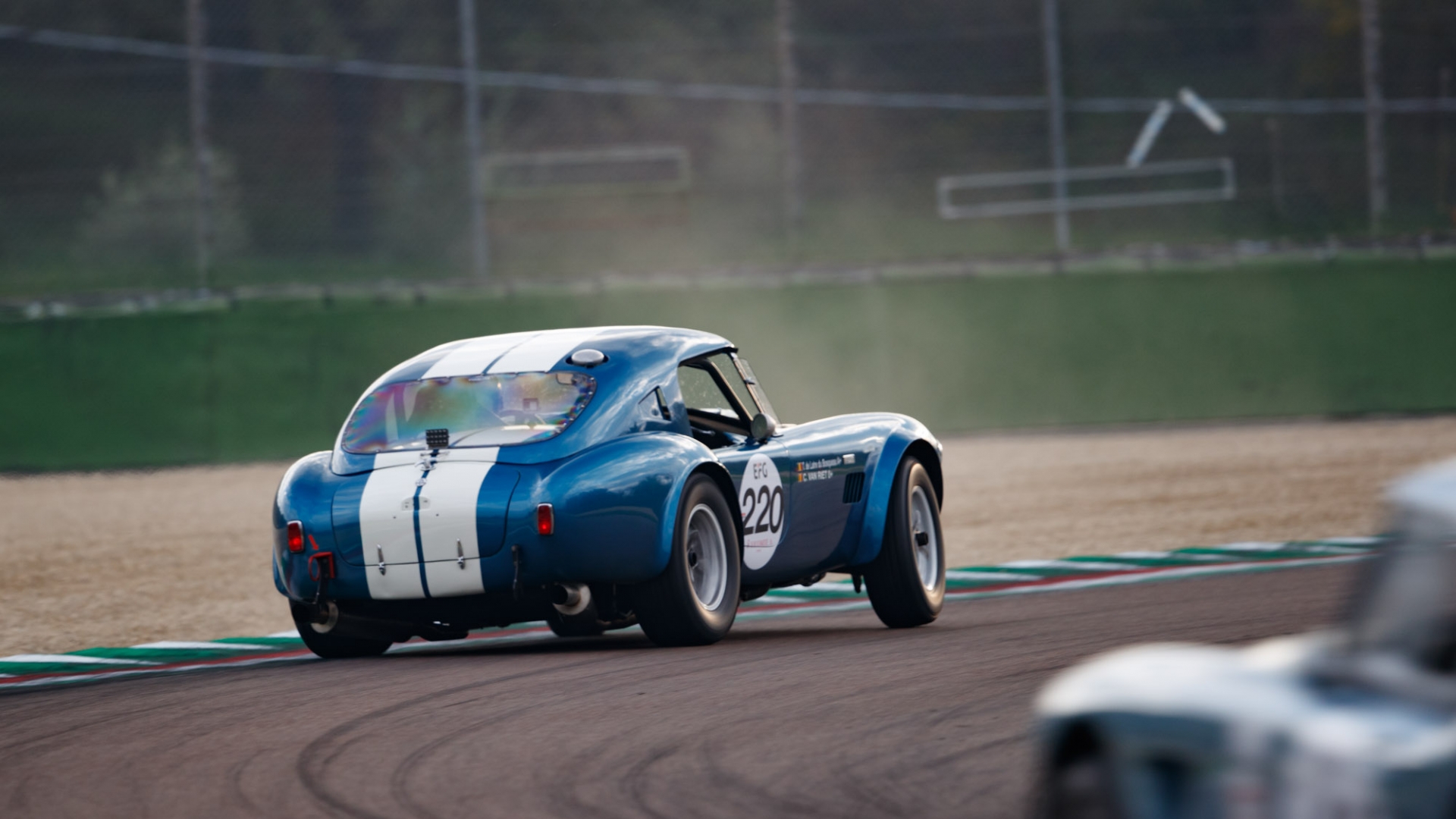 Imola Classic : Shelby Cobra 289 claims Sixties’ Endurance title · Gipimotor